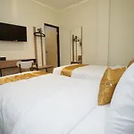 Faustine Hotel